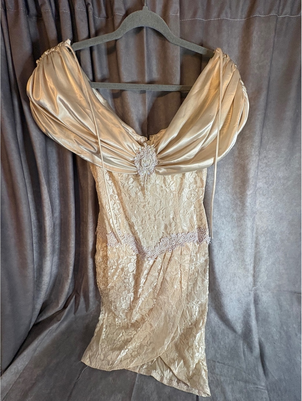 Lorrie Kabala Ivory Lace Satin Formal Dress Size 6 Beaded Off Shoulder